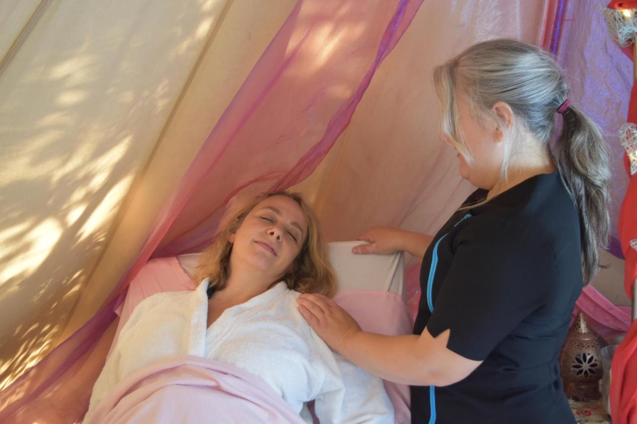 Stamford Meadows Glamping With Private Hot Tubs 호텔 외부 사진