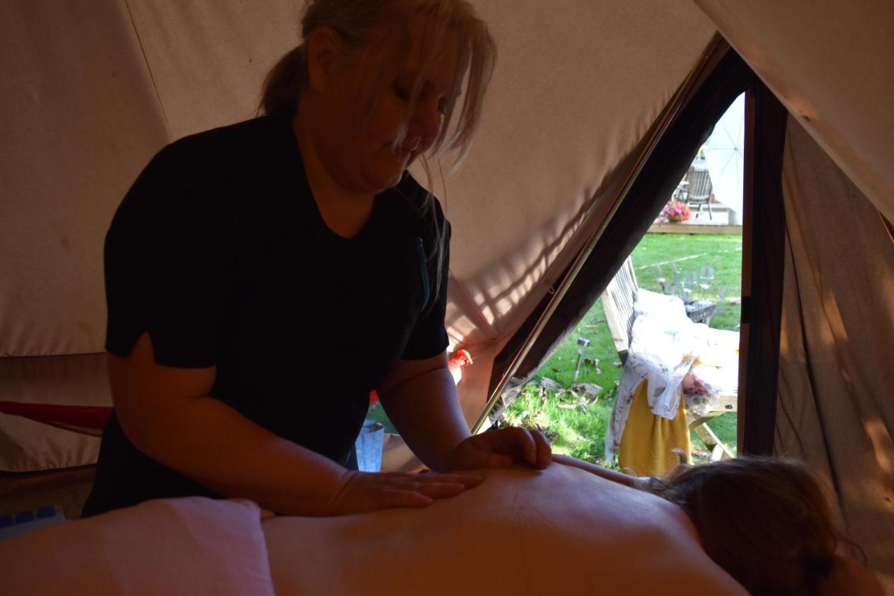 Stamford Meadows Glamping With Private Hot Tubs 호텔 외부 사진