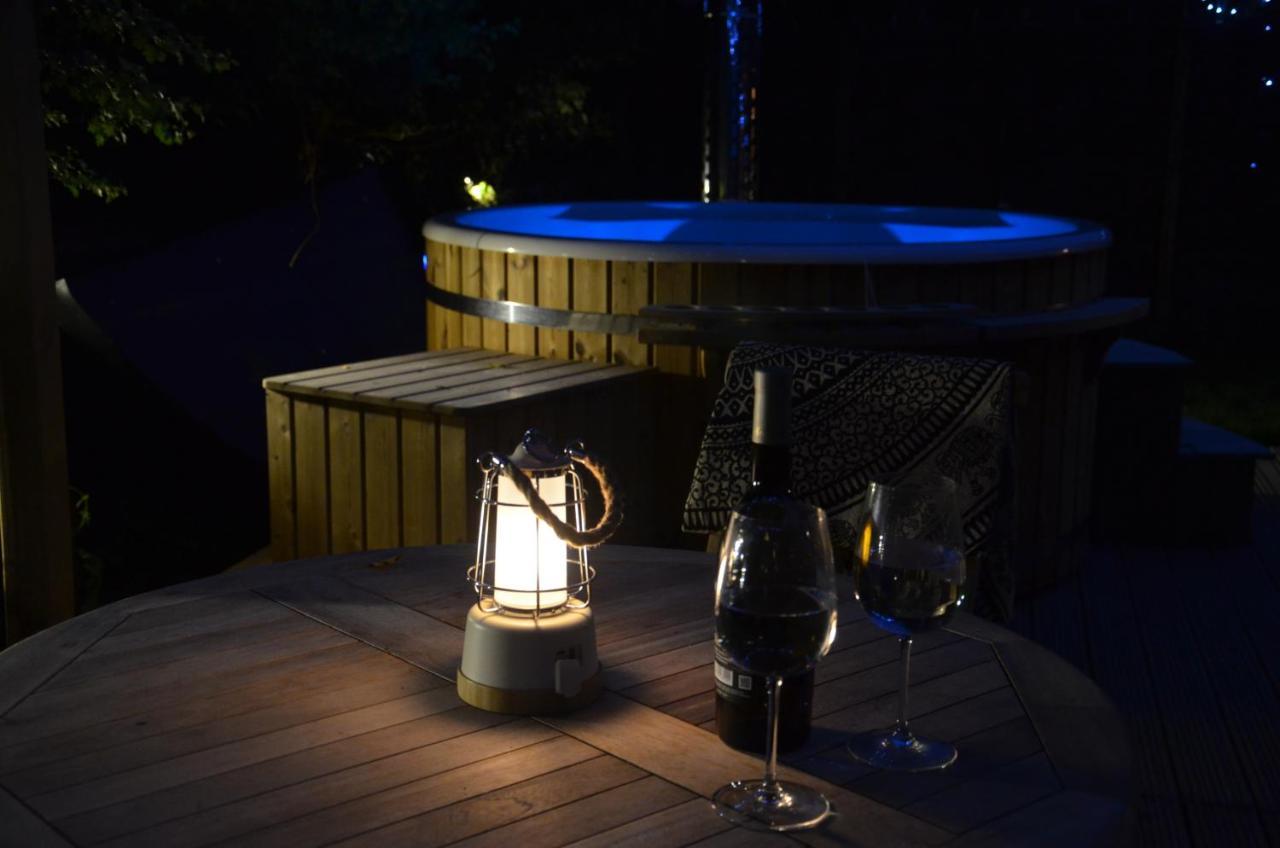 Stamford Meadows Glamping With Private Hot Tubs 호텔 외부 사진